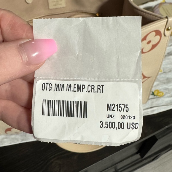 Cream & Brown Louis Vuitton Bag - Picture 10 of 15